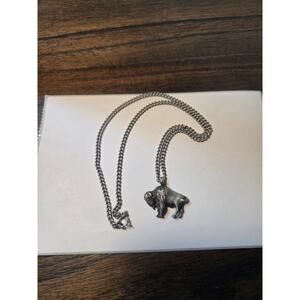 Vintage 1970s Avon Silver Buffalo Pendant Necklace 18" Western Wildlife Jewelry